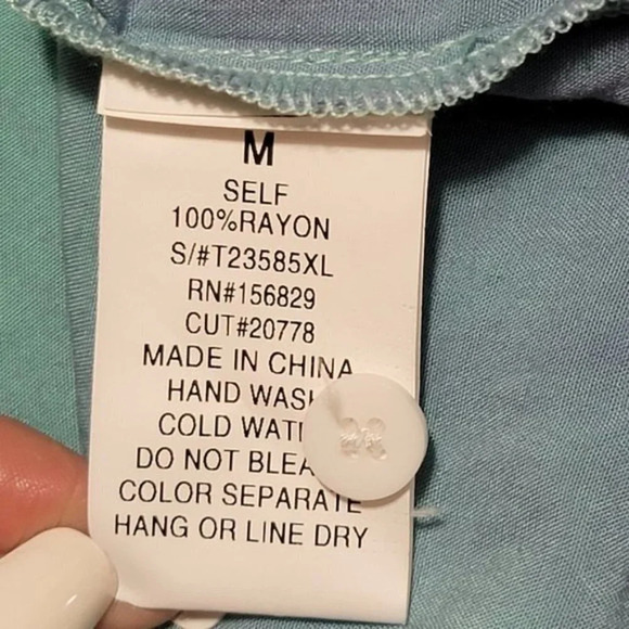 WHITE BIRCH Womens M Long Sleeve Flowy Relaxed Ombre Fun Button‎ Down Blouse Top - Picture 7 of 8